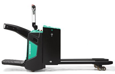 Transpaleta eléctrica con plataforma PREMIA EM